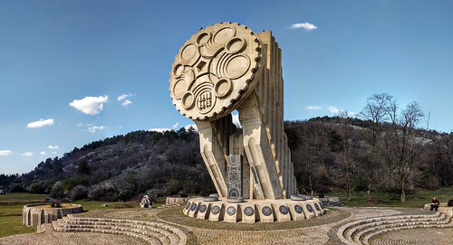 nikšić montenegro vukajlović spomenik monument memorial nob partisan concrete statue destroyed wwii trebjesa