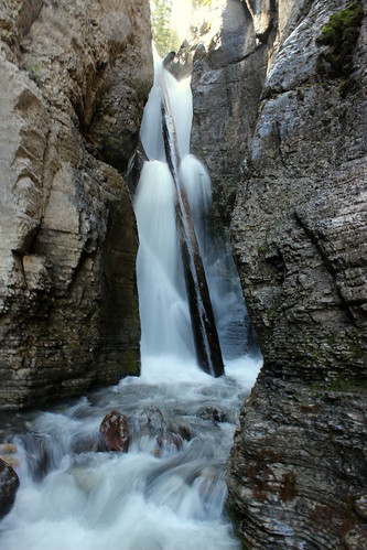 beauty creek waterfall falls backcountry yellowstone narrow offtrail bushwhacking