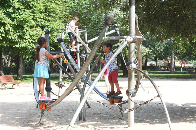 retiro park playground madrid