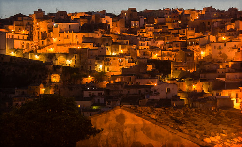 noche italia pueblo ventanas casas sicilia ragusa puertas