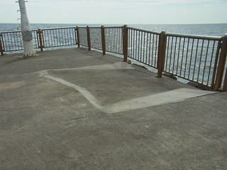 補修された桟橋