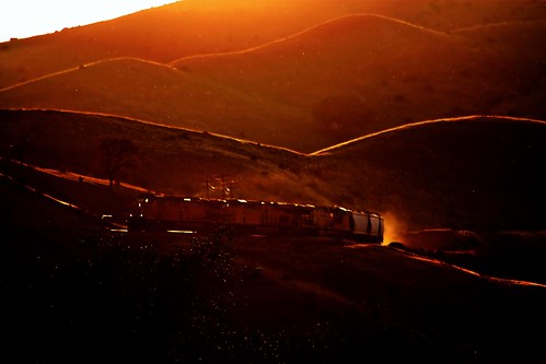 california railroad sunset up train unionpacific americana unionpacificrailroad americantrains usrailroads