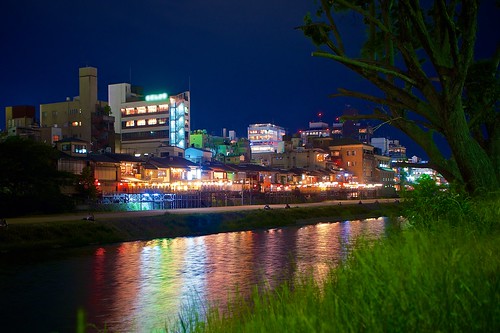 japan night buildings reflections river kyoto colorful sony 京都 日本 夜景 kamogawa ビル 鴨川 川 apsc a6000 写し sel24f18z e24mmf18za ©jakejung sonye24mmf18za α6000 ilce6000