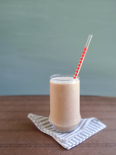 coconut chai oat smoothie
