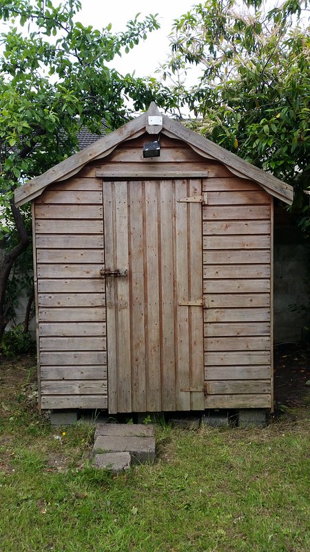 Repainting the shed... diy...Sanded down