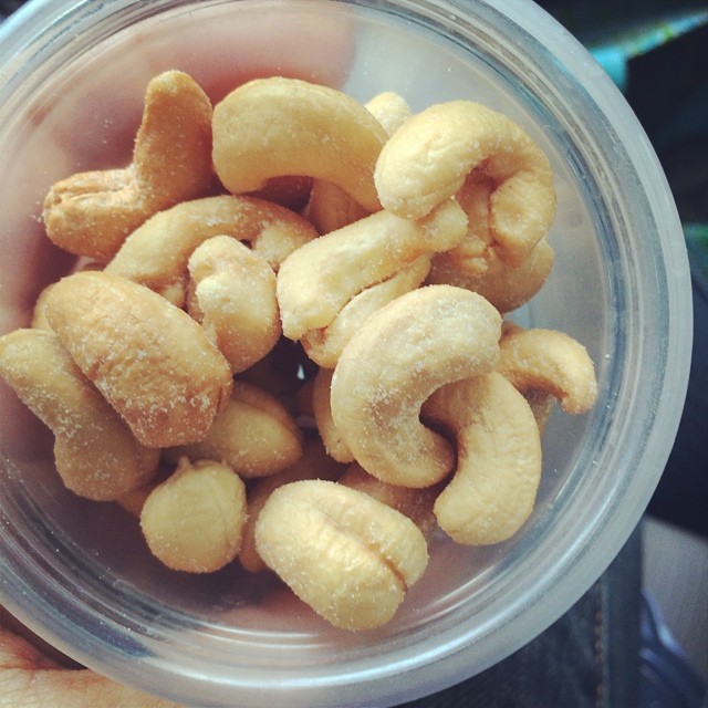 Day 22, #whole30 - snack (cashews)
