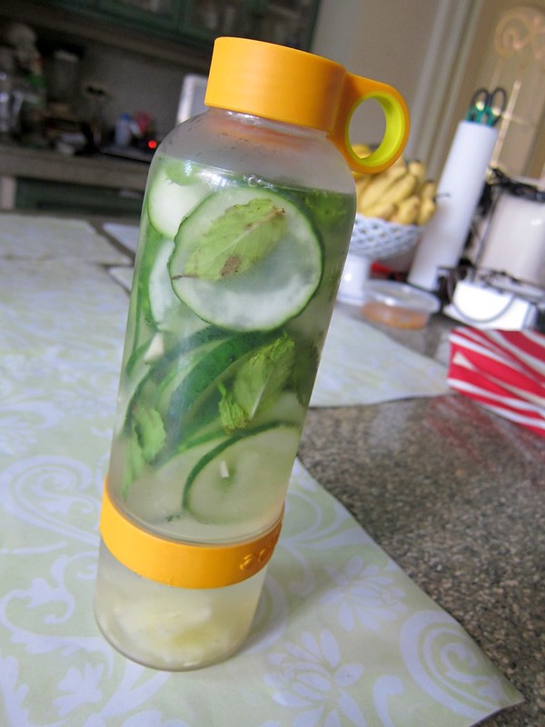 FLAT TUMMY WATER ON THE GO