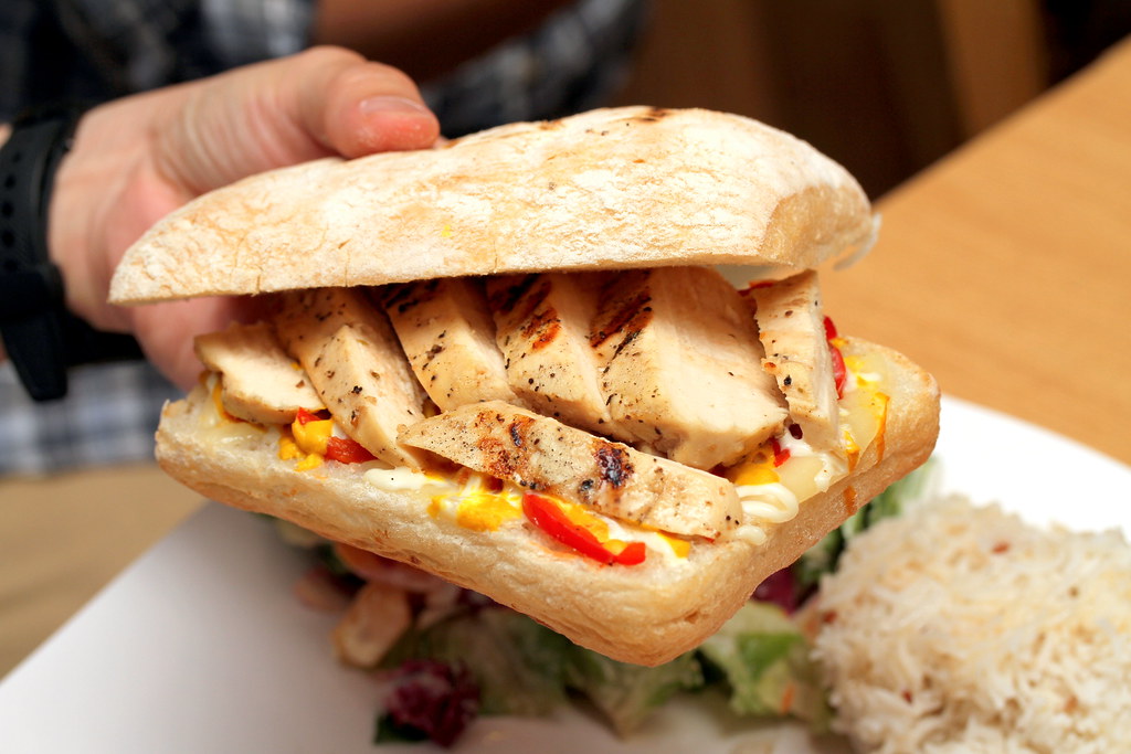 JEM美食之旅:Saladworks的鸡肉夹心三明治