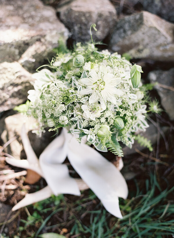 eric-kelley-white-green-bouquet3