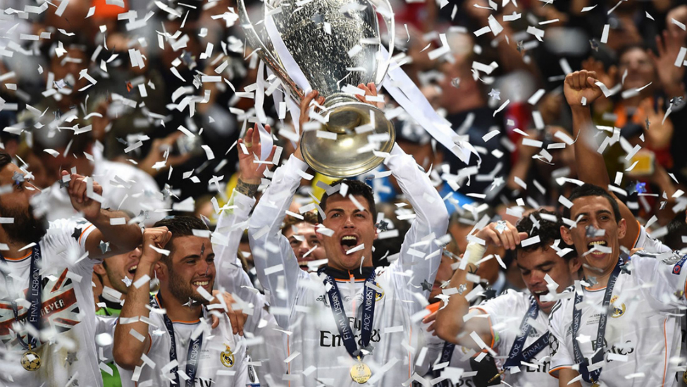 140524_ESP_Real_Madrid_v_Atletico_Madrid_4_1_Real_Madrid_celebrate_with_trophy_HD