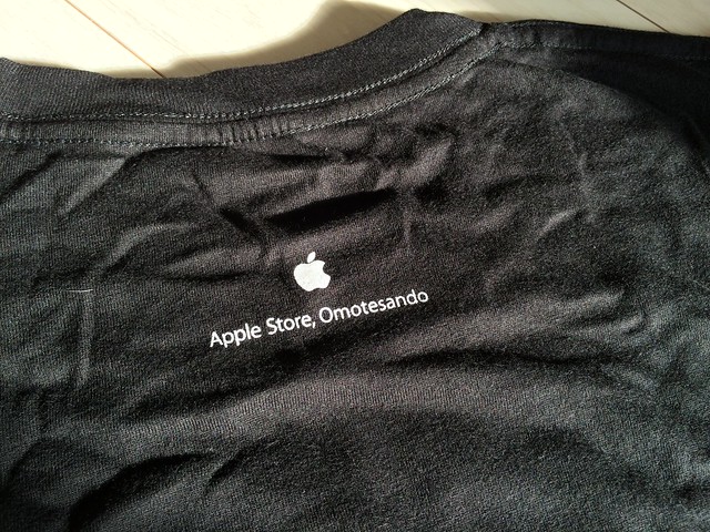 Apple Store, Omotesando Opening present T-shirt.