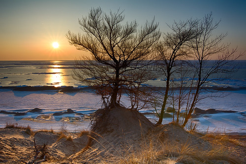 light sunset frozen lakemichigan hdr