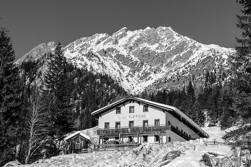 schnee winter bw snow mountains austria österreich kärnten carinthia tuffbad