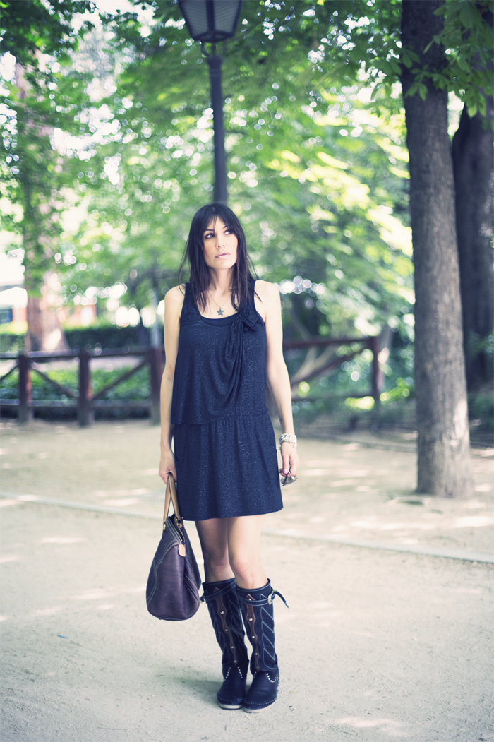 street style barbara crespo el retiro black hector boots fashion blogger outfit blog de moda lbd
