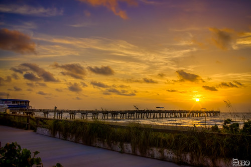 beach clouds sunrise pier colorful cloudy boardwalk hdr lakeworth photomatix lakeworthbeach bennysonthebeach