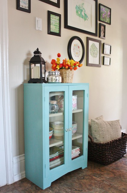 glass-cabinet-makeover-annie-sloan-chalk-paint