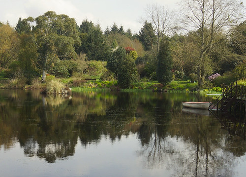 glenwangardens gardens pond plants walkways flowers glenwan peaceful tranquil