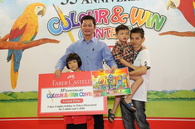 Chang Sin Ying & Family, the Grand Prize winner_Category A