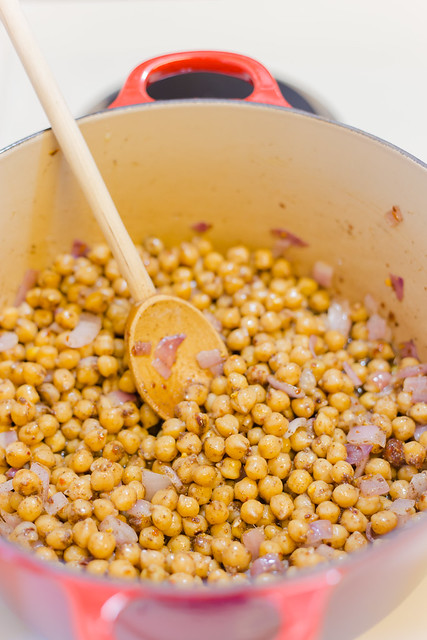 Spiced Chickpea and Fresh Vegetable Salad