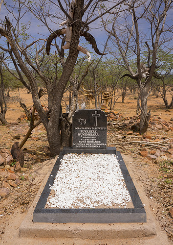 africa travel cemetery grave vertical dead outdoors photography death skull cow worship day native traditional religion tomb fulllength culture surreal nobody nopeople tribal spooky deadanimal horn tradition tribe custom namibia bizarre ethnicity kaokoveld himba horned ethnology epupa southernafrica animalskull damaraland colorimage cunene colorpicture animalbone kuneneregion colourimage africanethnicity himbatribe indigenousculture ethnicgroup ovahimba himbapeople nomadicpeople colourpicture travellocations conceptsandideas herdingpeople africantribalculture namibia11635