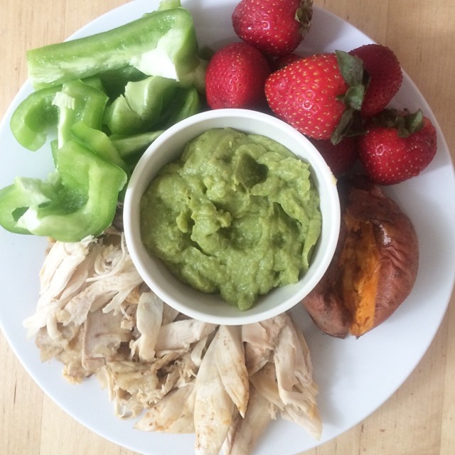 Day 23, #whole30 - lunch (leftover chicken, green bell pepper, guac, strawberries, & sweet potato)