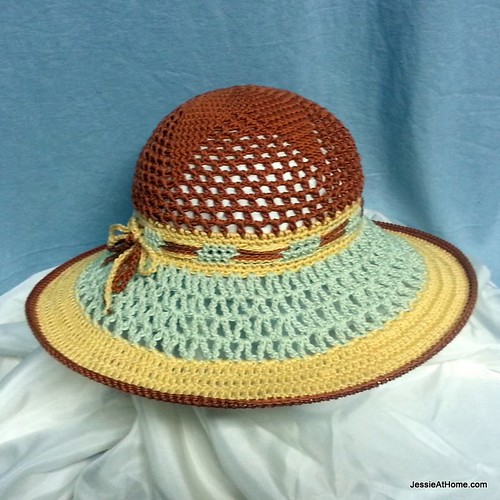 Free-Crochet-Pattern-Star-Sun-Hat-Front