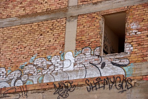 urban art abandoned architecture graffiti spain bricks perspective derelict lamanga
