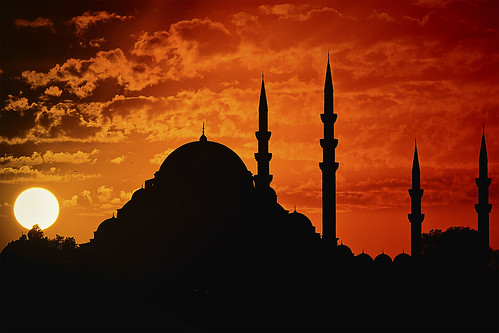 cloudy sunset moobarakeidalfitr outdoor dusk skyline mosque süleymaniyemosque süleymaniyecamii silhouette suleymanthemagnificent eidalfitr