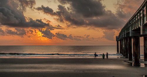 beach pier florida surfing staugustine canonef1740mmf4l manfrotto190xprobtripod canon5dmkii topazadjust5 lightroom5 496rc2ballhead sammysantiago stausustinebeach