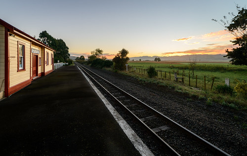 light newzealand sky station clouds sunrise dawn railway hawkesbay opapa tehauke