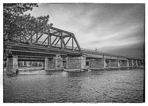 bridge sunset canada water train blackwhite quebec montreal historic vignette gtr grandtrunkrailway sainteannedebellevue