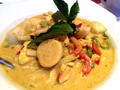 Southern Curry with
Chicken and Fish Balls