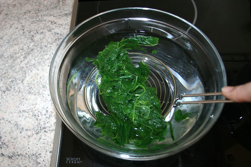 15 - Spinat abschrecken / Refresh spinach