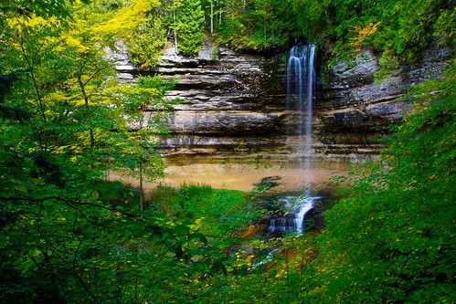 travel autumn nature landscape unitedstates outdoor michigan fallfoliage waterfalls munisingfalls 5photosaday picturedrocknationallakeshore sonyslt