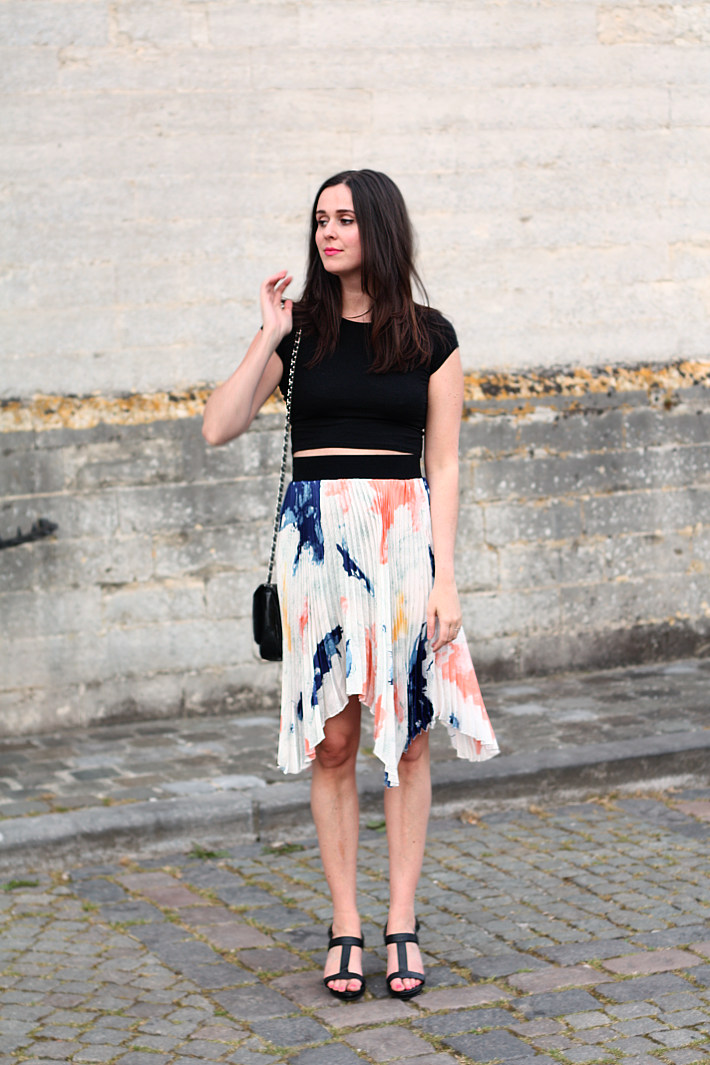 crop top pleated skirt asymmetrical outfit