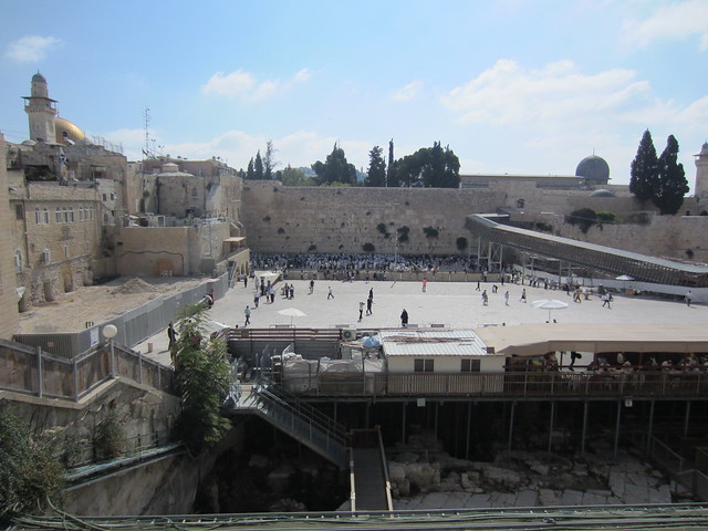 Los Cuarteles de Jerusalen. Despedida - A la búsqueda de la piedra antigua. (15)