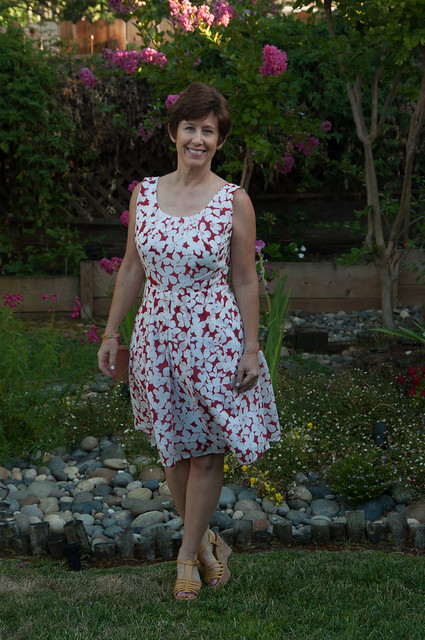 V1353 red white dress in cotton voile