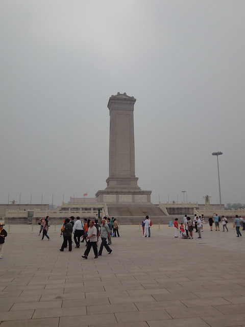 monument aux Héros du peuple sur la Place Place Tian’anmen à Beijing