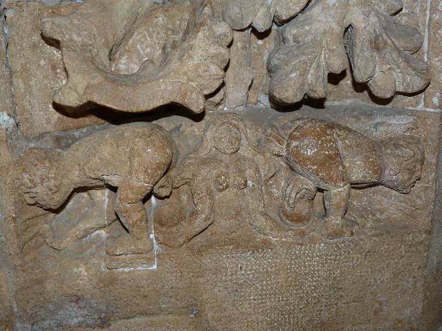 Escultura de la lonja de la seda (Valencia)