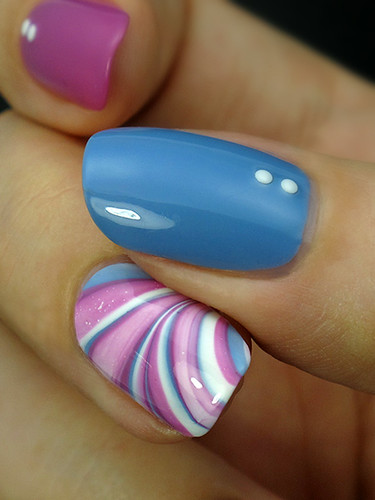 Water marble with Kiko 314 & 339 and Gina Tricot White