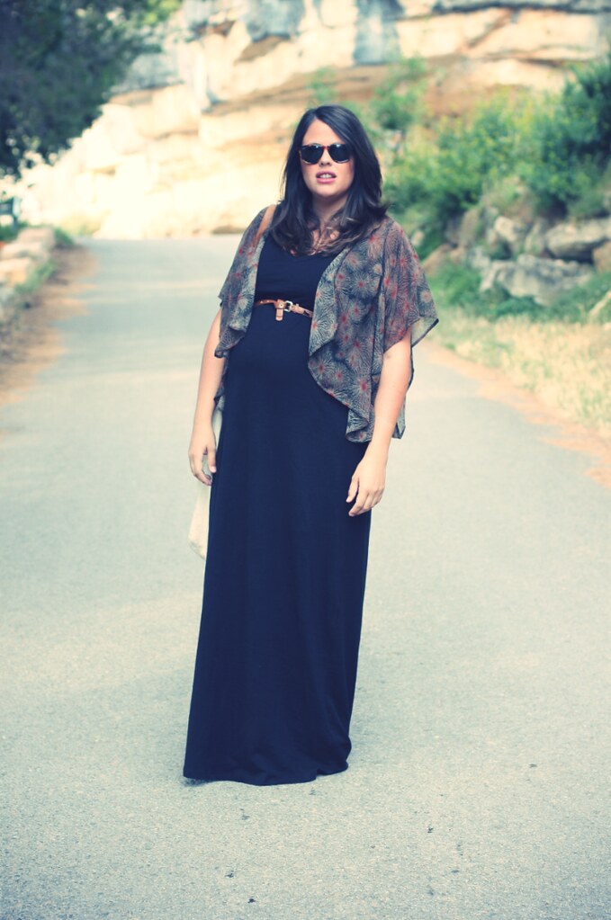 Look Vestido negro largo + Kimono