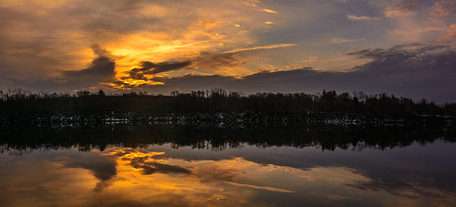 06416 clouds connecticut connecticutriver cromwell dawn originalnef riverroad sky sunrise tamron18270 usa winter johnjmurphyiii cloudsstormssunsetssunrises cloudscape weather nature cloud watching photography photographic photos day theme light dramatic outdoor color colour pano panorama