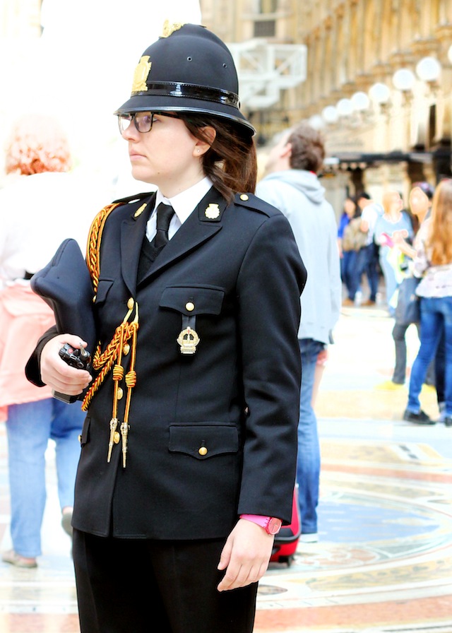Milan people-watching hipster carabinieri