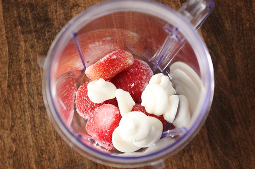frozen-greek-yogurt-drops-smoothie
