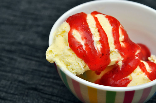 Strawberry Vanilla Sauce Ice Cream Topping
