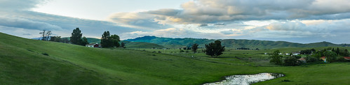 livermore eastbay alamedacounty country color april 2017 spring boury pbo31 nikon d810 sky bayarea green sunset panorama large stitched panoramic northlivermore 580 farm clouds over view mtdiablo turbines windfarm power energy earth cayetanocreek
