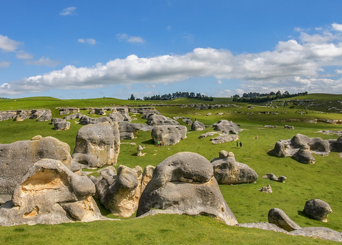 elephantrocks newzealand marcschiffhauer boulders grass duntroon canterbury