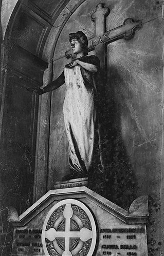life italy woman white black film tourism cemetery grave graveyard silhouette statue stone rollei analog self vintage dead spur death exposure cross 21 iii faith tomb tombstone profile silhouettes statues crosses belief ground tourist tourists holy genova developer modular chemistry sacred record burial lives 6x9 medium format mm marble 105 visitors agfa visitor developed development tombs ato monumental believes staglieno burials solinar