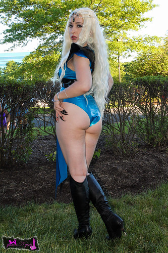ass cosplay butt booty cosplayer khaleesi animenext gameofthrones asongoficeandfire motherofdragons daenerystargaryen animenext2014