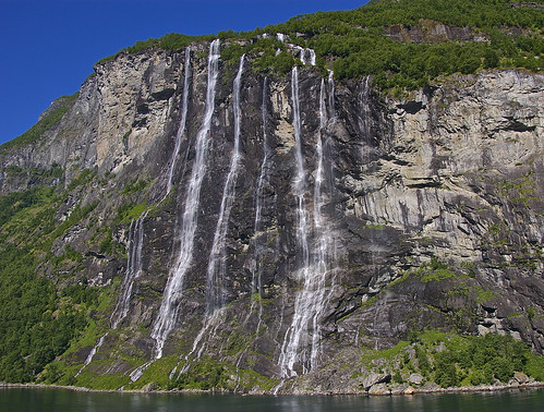 Seven sisters waterfall